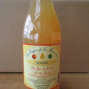 a2: Bouteille de jus de pomme