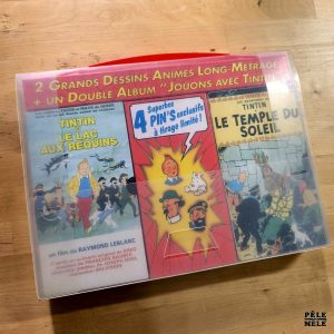 Coffret Hergé "Jouons avec Tintin" (CASTERMAN) / livre + 2 VHS + 4 pin's